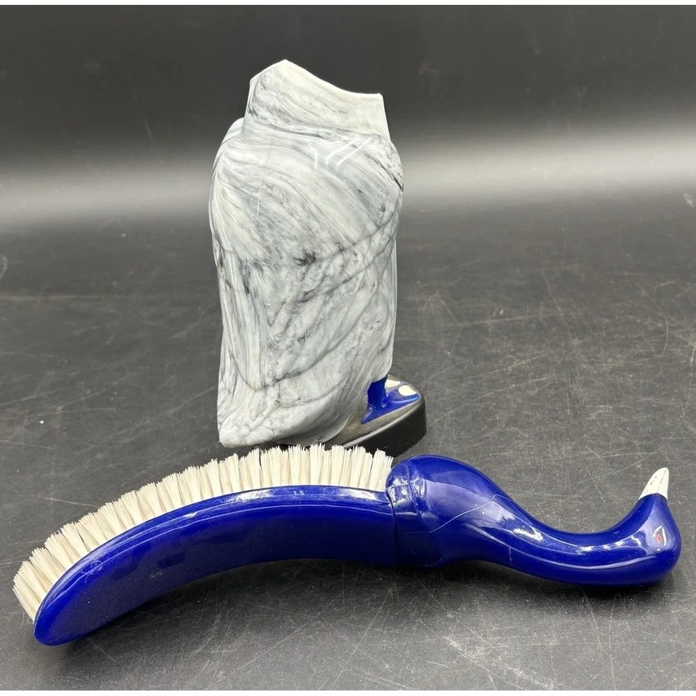 VTG BLUE RETRO CLOTHING SHOE BRUSH 12